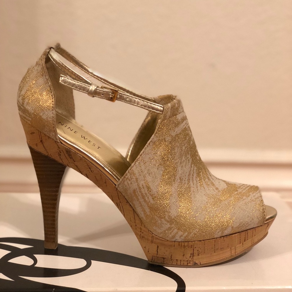 Gold/tan sandal heel